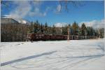 Der REX 6807 wurde am ersten Adventwochenende Samstag und Sonntag in Doppeltraktion gefhrt. Dieses Bild zeigt die 1099 013 + 007 am 27.11.2010 kurz nach Mitterbach. Im Hintergrund die Gemeindealpe.