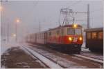 1099 004 steht mit R 6818 im Bahnhof Mariazell.