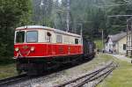 1099 002 hat am 6.07.2013 mit Zug 6805 (Dirndltaler) die Station Erlaufklause erreicht.