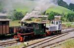 Dampflok 13  Uta  und eine Diesellok vor dem Lokschuppen der Gurktalbahn, 26.07.1986