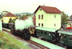 ÖBB-Dampflok 399.03 rangiert vor dem  Bahnhof Groß-Gerungs der Waldviertelbahn.