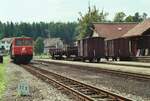 Waldviertelbahn zu ÖBB-Zeiten, Diesellok 2095.14 vor dem Bahnhof Alt-Nagelberg, 20.08.1984