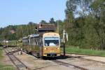 Die NVOG-Christbaumkugeln 5090.008 und 5090.013 fahren am 09.Sept.2012 als R16929 von Litschau nach Gmnd in den Bf.