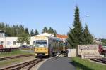 Weihnacht naht, die Christbaumkugeln sind schon beim Tannenbaum :) - NVOG 5090.013 und 008 fahren am 09.09.2012 nach der Leistung als R16929 in die Lokstelle Gmnd.