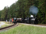 Doppelausfahrt in Altnagelberg: Növog Doppeldampfzug mit Mh1+Mh4 nach Litschau und WSV Fotozug mit 2091.02+2091.09 nach Heidenreichstein.