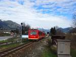 Zillertalbahn VT8 von Mayrhofen Richtung Jenbach in Uderns am 28.3 2015.