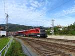 1116 233-8 durchfährt als RJ537 den Bhf. Treibach-Althofen; 170903