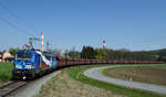 CD-Cargo 383 009  100 Jahre Unabhänigkeit  brachte am 17. April 2019 den WeKo 47589 nach Werndorf, und wurde von mir bei der Beistellung in der AB Verbund fotografiert.

 Im Hintergrund zu sehen die jeweils 175 Meter hohen Kamine des Gas- und Dampfkraftwerks.