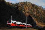 4744 054 als R4040 zwischen Pernegg und Bruck a.d. Mur bei km 165,9. (05.01.2021)