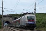 1116 250 prsentierte sich mit der Ganitur 50 als RJ 558  powered by Wien Energie Express  von Graz Hauptbahnhof nach Wien Meidling, aufgenommen kurz nach dem Gumpoldskirchner Tunnel; am 30.07.2012