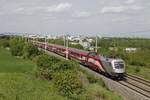 1116 249 (Lange Fahne) als Railjet bei Mödling am 10.05.2017.