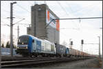 2016.903 flitzt in den Bahnhof Kalsdorf mit Ihrem Containerzug.