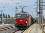 Graz. Rückblick in den Frühling 2020: Bis zu dieser Zeit, fuhren keine 1293er der ÖBB im Raum Graz. Dies änderte sich im Zuge des Frühjahrs. Am 04.06.2020 konnte ich die 1293 045 bei eines ihrer 1. Besuche in Graz ablichten.