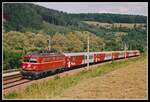 1142 558 fährt am 14.06.2002 mit R4055 bei Bruck/Mur Richtung Süden.