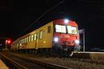 Aufgrund einer behördlichen Sperre des Grazer Hauptbahnhof steht am Abend des 30.9.2024 der D601  Kalkalpen  angeführt von 8073 105 und geschoben von der 1144 075 am Weg von Linz Hbf nach