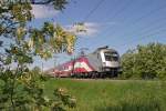 1116.249 als RJ-657 bei herrlicher Frühlingsstimmung kurz vor Theresienfeld. 10.5.14