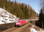 Am 14.Mrz 2012 schob 101-012 einen EC von Klagenfurt Richtung Mnchen, hier auf der Tauernbahn bei Bad Gastein.