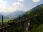 Hier nochmal X 627 512-7 auf der Pfaffenberg-Zwenberg-Brücke unterwegs in Richtung Mallnitz-Obervellach.