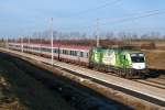 1016 023  green point  mit IC 545 konnte am 03.01.2015 in der Morgensonne auf der Neubaustrecke im Tullnerfeld kurz vor dem Wienerwaldtunnel in Chorherrn fotografisch festgehalten werden.