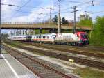 Die 1016 047 fuhr mit hoher Geschwindigkeit in Bregenz ein. 18.04.2009