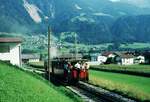 Achenseebahn__Zug zum Achensee am Ortsrand von Jenbach.__15-08-1973