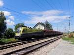 ES64 U2-081 von CargoServ zieht einen Fals-zug gegen 11:25 bei Bruck/L in Richtung Ungarn; 170712 