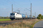 Der ehemalige Flixtrain-Vectron 193 940 der ELL schleppte am 27.10.24 einen Kesselwagenzug durch Wittenberg-Labetz Richtung Dessau.