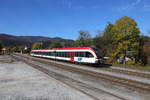 Zugbegegnung im Bahnhof Deutschlandsberg am 12.10.2017
Mit etwas Verspätung flitz R8559 in den Bahnhof hinein. 
