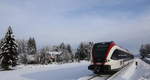 Im  Winterwonderland   fährt GTW 07 in Richtung Graz .