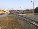 Am 9.3.2011 konnte ich eine Dosto-Kreuzung im Bahnhof St. Martin im Sulmtal/Bergla beobachten. Links im Bild R4378 auf dem Weg nach Graz und rechts im Bild R4375 auf dem Weg nach Wies-Eibiswald. Beide Garnieturen wurden von einer RTS-Lokomotive gezogen.
