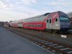 Auf Grund einer Evakuierung des Grazer-Hbf. wurde R4376 am 25.3.2011 nicht als S6 ber Werndorf nach Graz gefahren sondern als S61 und R8512 ber Lieboch gefhrt. Daher war R8512 an diesem Tag nicht wie blich eine Garnitur eines VT 70 sondern eine Dostogarnitur die von BR 218 gezogen wurde. Hier der gesamte Zug beim Halt im Bahnhof Lannach.

