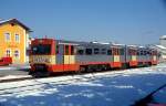 Im Februar 2005 steht VT 70.02 abfahrbereit im Bahnhof Köflach