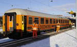 Die letzten vier Wagen des Locomore-Zuges nach Stuttgart trugen alle das Firmendesign. Berlin-Lichtenberg, 6.1.17.