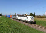 Die 193 697 sowie die 193 104 traktionierten Ende Oktober 2024 den LTE-Containerzug 41441 von Klasdorf nach Koper und wurde von mir in Wildon fotografiert. Im Hintergrund zu sehen ist das aktuell höchsten Bauwerke der Steiermark nämlich der  175 Meter hohe Schornsteine des Fernheizkraftwerkes Mellach. 