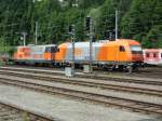 Beide RTS Dieseloks 2143 032 und 2016 905 stehen abgestellt in  Leoben 31.07.2008