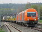 2016 907, 2016 906 und 221 134-0 von RTS durchfahren am 3. Mai 2012 mit einem Langschienenzug aus Freiberg den Kronacher Bahnhof. 