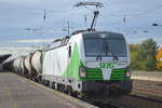 Salzburger Eisenbahn Transport Logistik GmbH, Salzburg [A] mit der ELL Vectron  193 821  [NVR-Nummer: 91 80 6193 821-6 D-ELOC] und einem Ganzzug Knickkesselwagen (Kreideschlamm) nach Personalwechsel