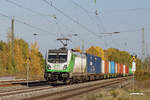 SETG 187 302 mit einem Containerzug nach Hof am 24.10.2024 kurz hinter dem Zwickauer Hbf.