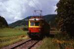 Bei dem 1936 gebauten ET 11 der Steiermärkischen Landesbahn, der hier am 22.06.1974 auf dem Weg von Übelbach nach Peggau-Deutschfeistritz ist, handelt es sich um den früheren ET 11.01 der BBÖ bzw. 4042.01 der ÖBB