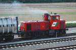 D2 der Steiermrkischen Landesbahnen beim Ausziehen einens Containerzuges aus dem Cargo Center Graz am 11.5.2005