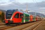 4062 003, 4062 002 und 4062 001 der Steiermärkischen Landesbahnen haben soeben den Bhf.