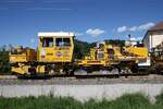 A-SWIE 99 81 9425 002-8, eine Schmalspur-Schotterplaniermaschine (Hersteller: Plsser & Theurer, Type: SSP Junior) am 11.August 2024 in Mariazell-Ersatzbahnhof.