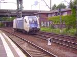 ES 64 U2-023 als Lz durch Hamburg-Harburg.