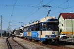 Tw.125 + 403 fahren in den Bahnhof Traiskirchen - Lokalbahn ein.