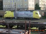 Eine Lok, die man eher selten zu Gesicht bekommt: der  Bosporus-Sprinter  ES 64 U2 - 060 der Wiener Lokalbahnen, hier zu sehen am 21.7.2008 auf dem Donaukaibahnhof in Wien.