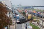 MRCE 182 528 samt Containerzug bei der Ausfahrt aus dem Wiener Donaukaibahnhof (18.9.09). Ich vermute, sie steht derzeit in Diensten der WLB, somit auch die Kategorie  Wiener Lokalbahn .