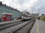 Ein Einzeltriebwagen der Reihe 100 fhrt am 13.11.09 in die Station Schpfwerk ein