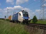 Die ES 64 U2 ? 022 der Wiener Lokalbahnen verkehrt hier am 9.6.05 bereits zum 2 mal innerhalb weniger Tage auf der Strecke zwischen Hannover und Bremen.