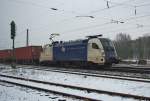 182 521-5 (ES 64 U2-021) der Wiener Lokalbahnen mit Containerzug in Fahrtrichtung Sden durch Eschwege West. Aufgenommen am 27.01.2010.