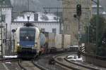 ES64U2-060 bei der Durchfahrt in Linz am Rhein 5.1.2011